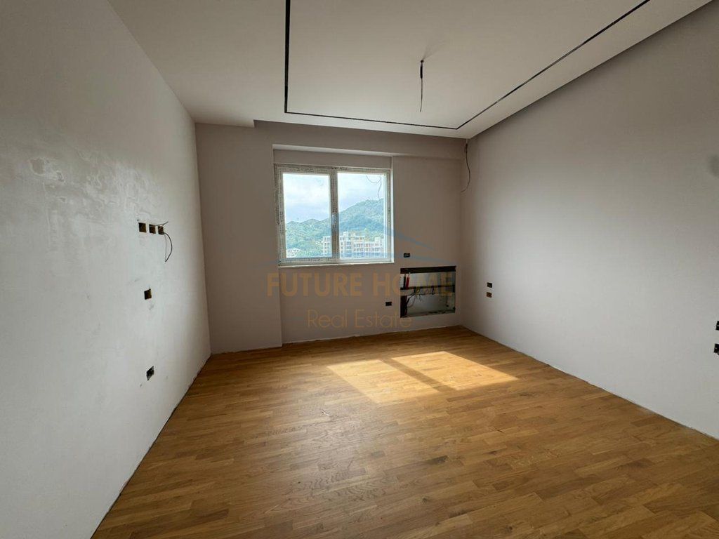 Vendo, appartamento 3+1+3 posti auto, Lago Secco