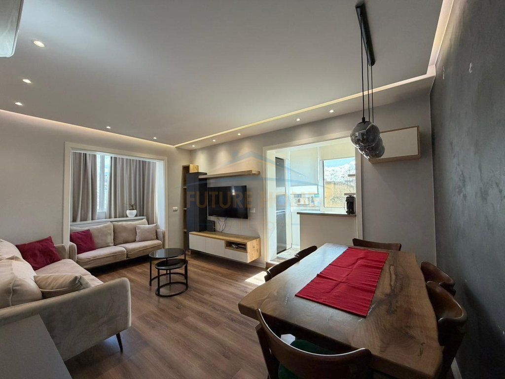 Affitto, Appartamento 2+1, Piazza Willson, Tirana.