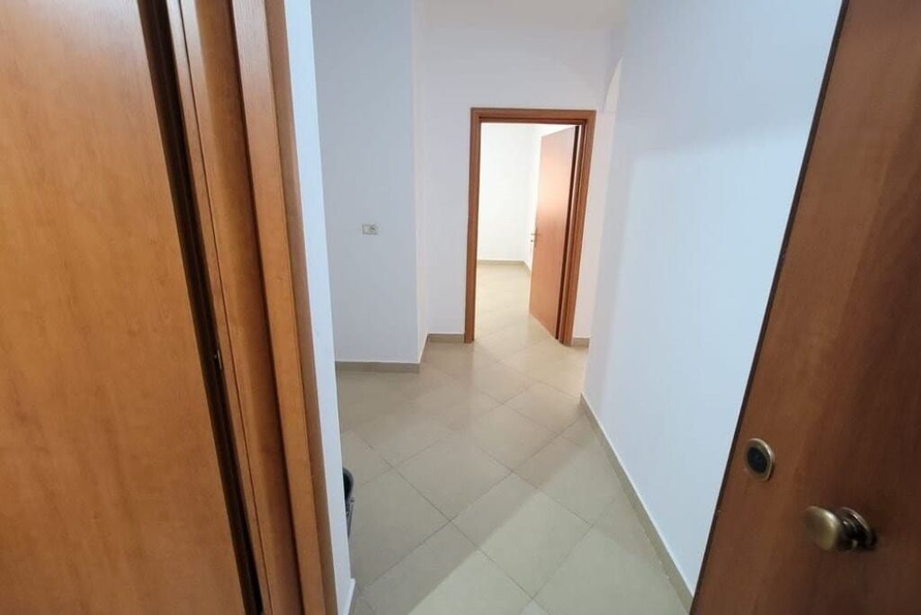 🏢 Apartament 1+1 me Qira  📍 Zona: Yzberisht💰 Çmimi: 300€