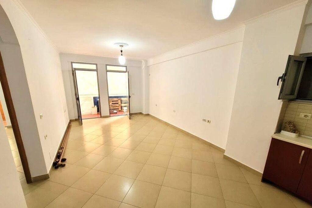 🏢 Apartament 1+1 me Qira  📍 Zona: Yzberisht💰 Çmimi: 300€