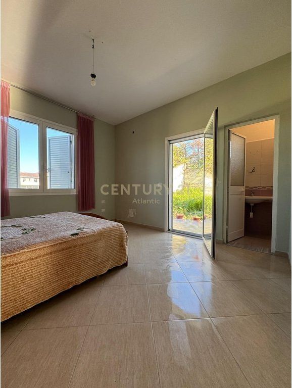 Villa in affitto – Arapaj, Durrës Posizione strategica vicino alla strada principale .
