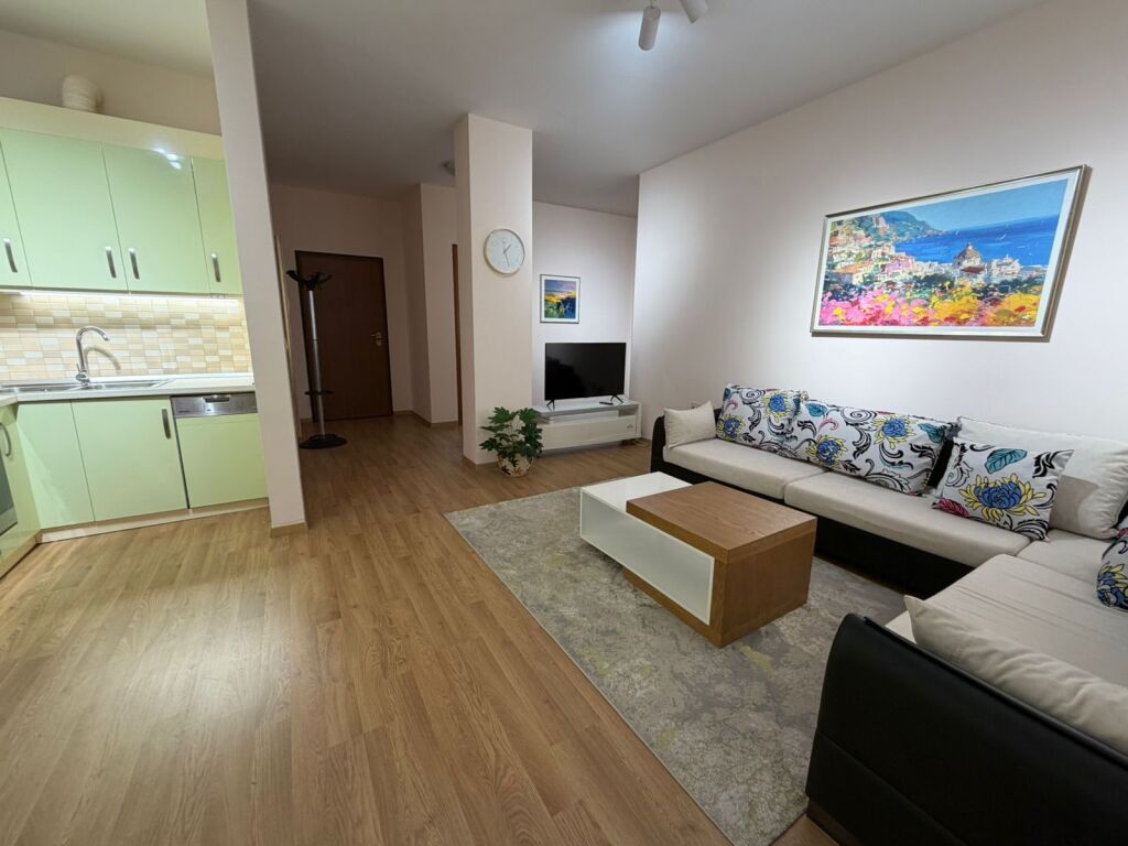 Qira 650Euro / 2+1+2+P / Liqeni i Thate