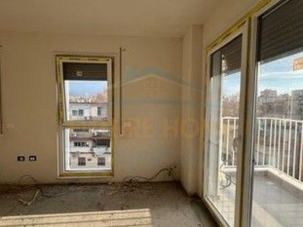 In vendita, appartamento 2+1+2, Xhamlliku, Tirana.