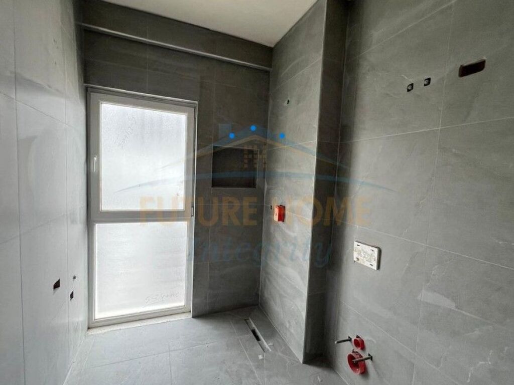 In vendita, Appartamento 2+1+2, Ingresso Tirana, Tirana.