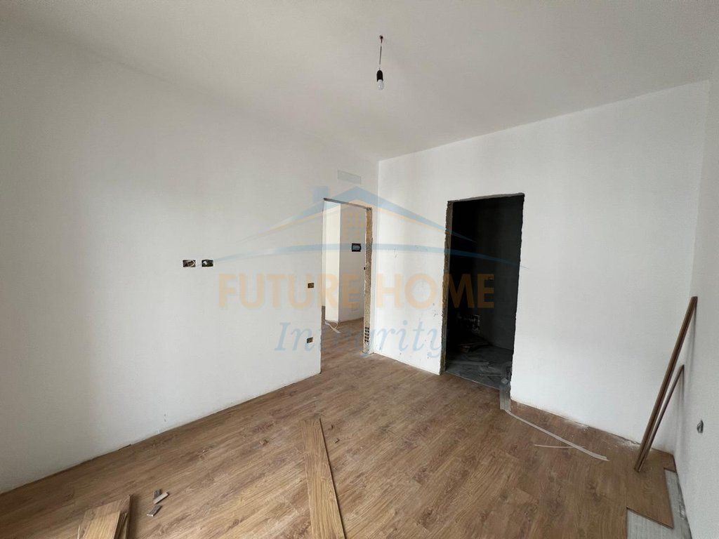 In vendita, Appartamento 2+1+2, Ingresso Tirana, Tirana.