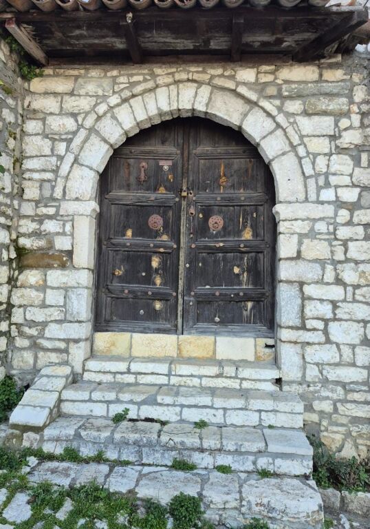 VENDESI IN VENDITA/AFFITTO A "KALA", BERAT