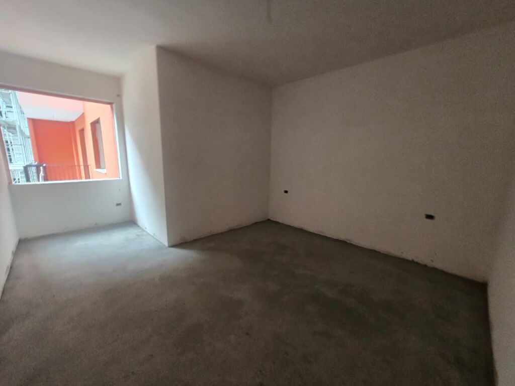 Appartamento 1+1 in Vendita a Paskuqan, Vicino alla Grande Circonvallazione