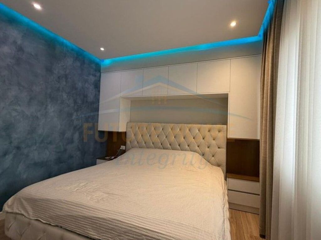 For sale, Apartment 3+1+2, Dry Lake, Tirana.