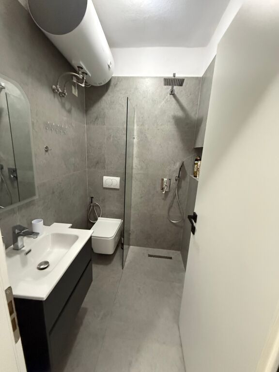 Piazza Skenderbej monolocale in affitto 450 euro