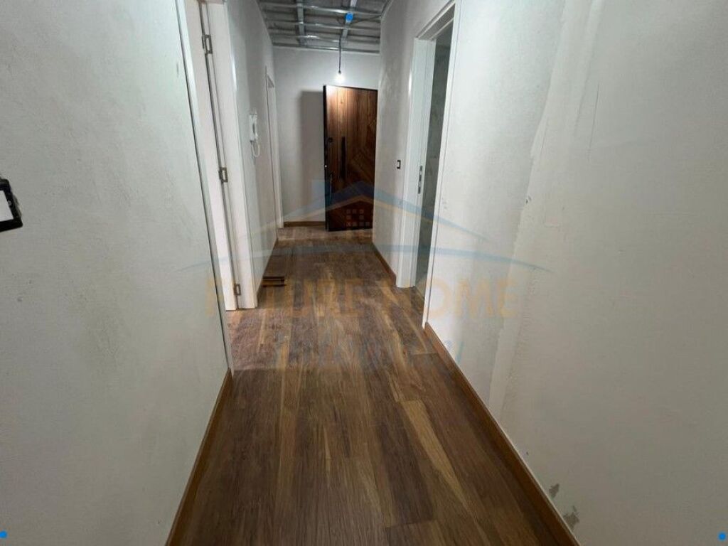 In vendita, Appartamento 2+1, Porcelan, Tirana.