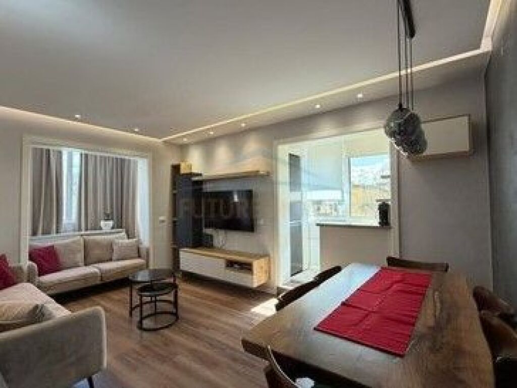 Affitto, Appartamento 2+1+2, Piazza Willson, Tirana.