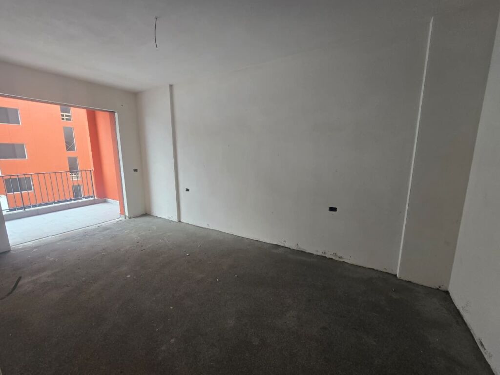 Appartamento 1+1 in Vendita a Paskuqan, Vicino al Grande Anello