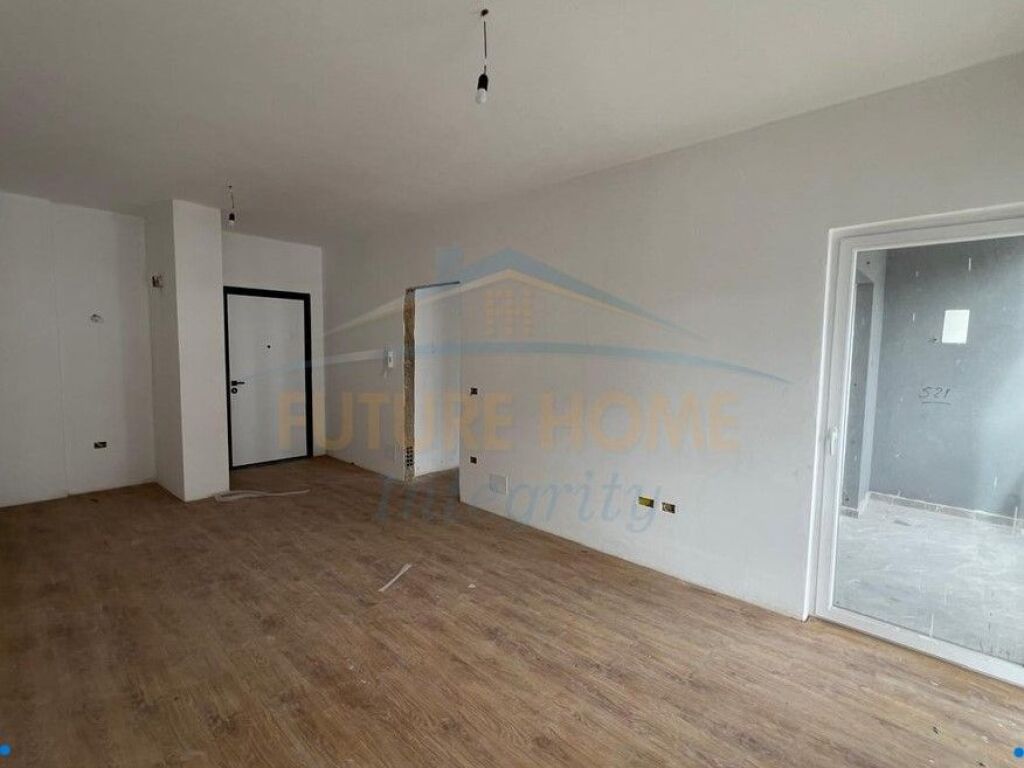 In vendita, Appartamento 2+1+2, Ingresso Tirana, Tirana.