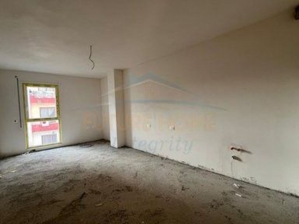 In vendita, appartamento 2+1+2, Xhamlliku, Tirana.