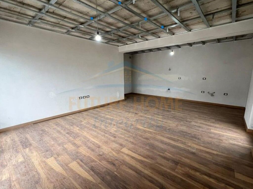 In vendita, Appartamento 2+1, Porcelan, Tirana.