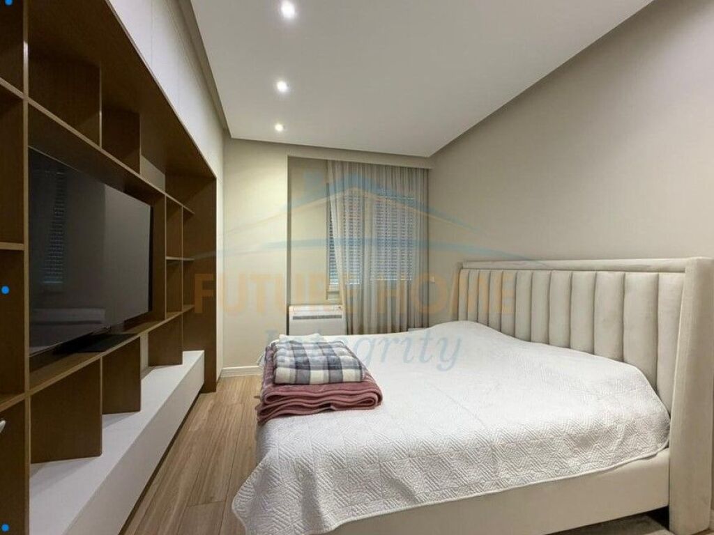 For sale, Apartment 3+1+2, Dry Lake, Tirana.