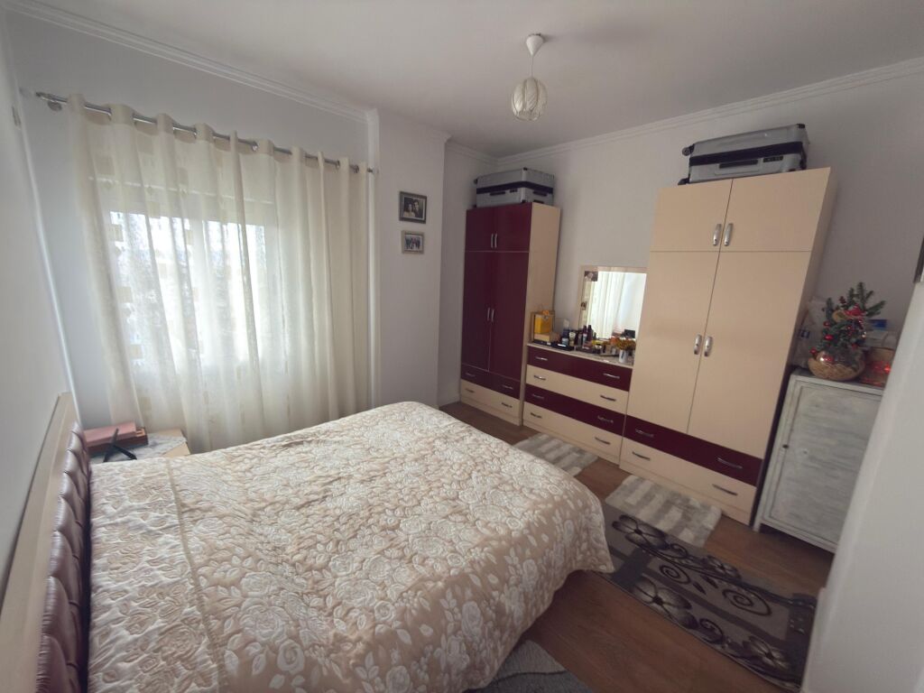 Apartament 2+1, Fresk!