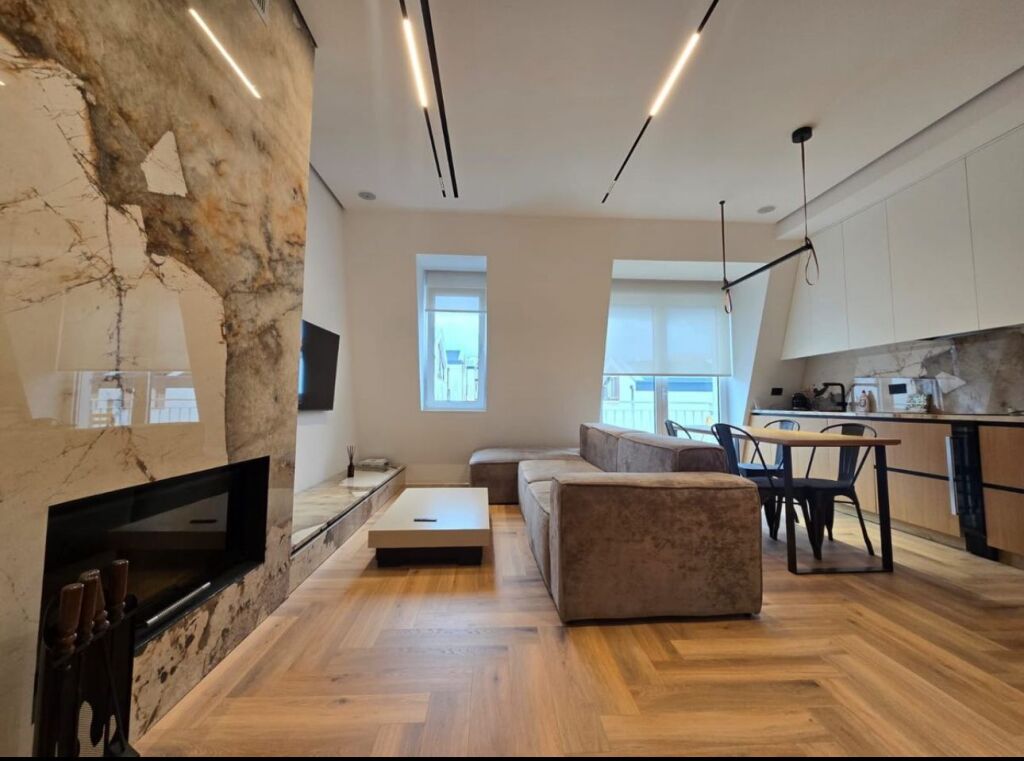📍 TEG, Residence abitativo affittiamo 2+1+2 con garage