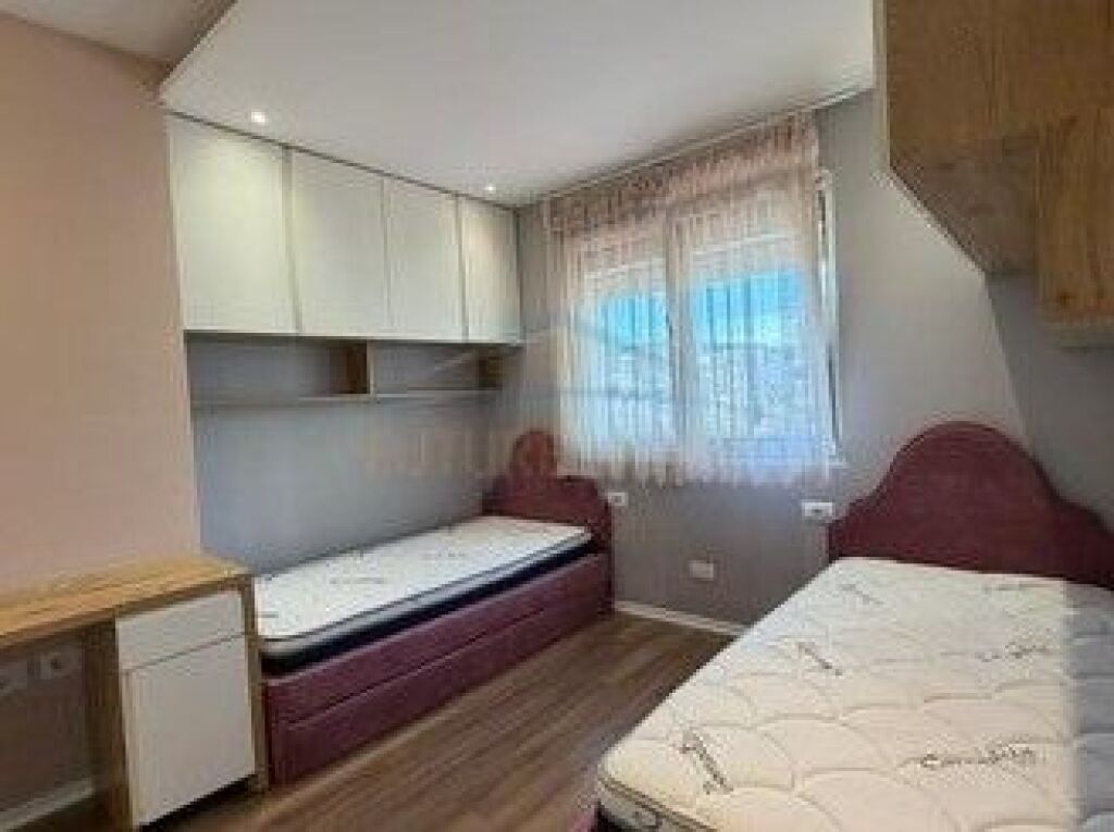 Affitto, Appartamento 2+1+2, Piazza Willson, Tirana.