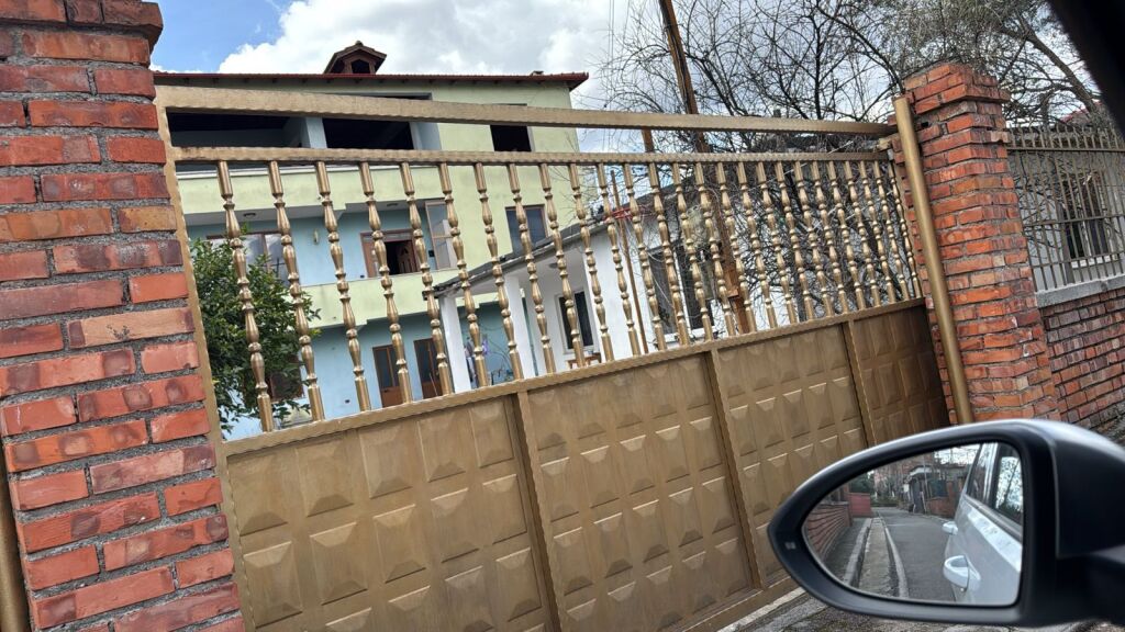 Casa privata 2+1 in affitto a Laprakë