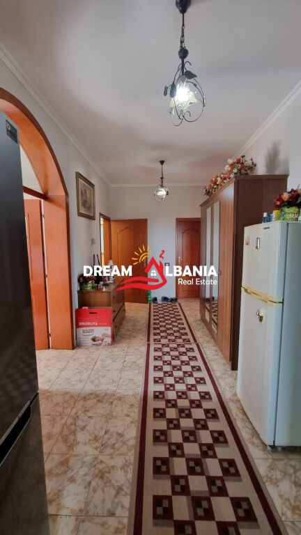 Jepet me Qera kati i 3-të i një Shtëpie Private, Rruga 5 maji ne Tirane (ID 4251436)