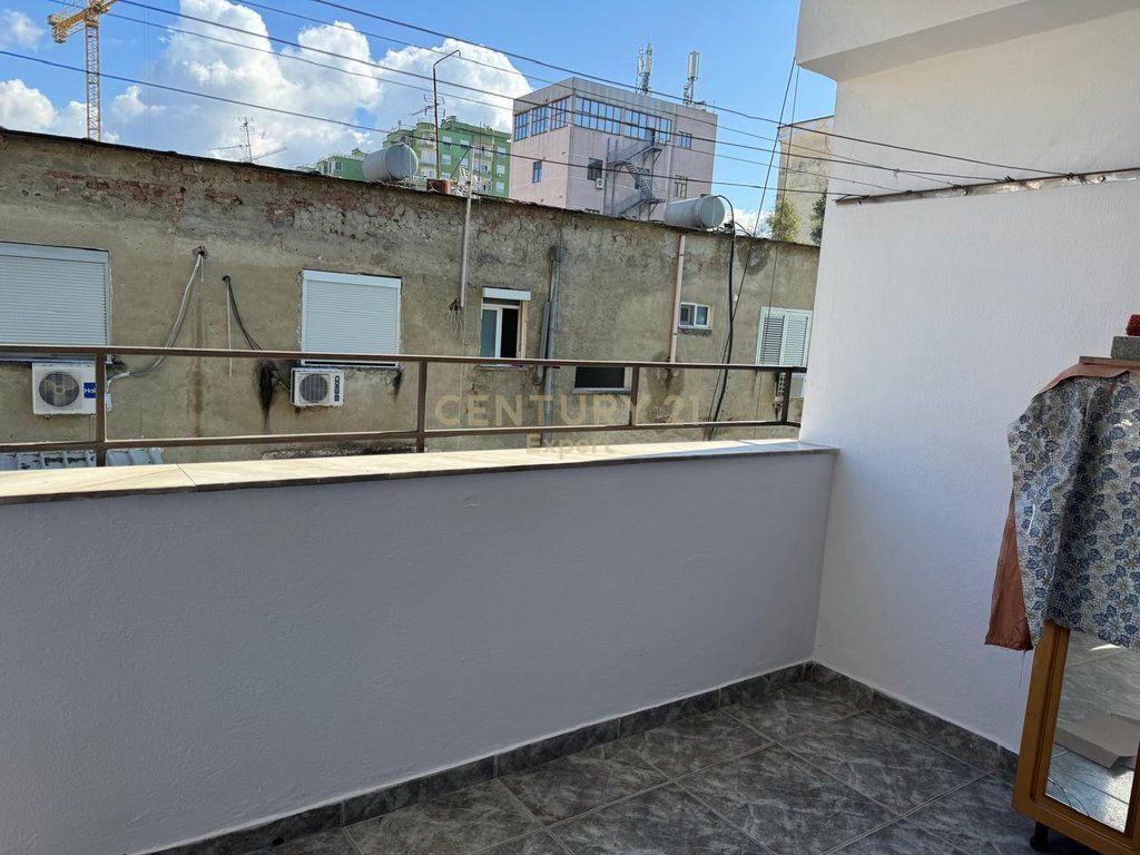 Jepet apartament 1+1 me qira në Ish-Bllok 600 € /Muaj