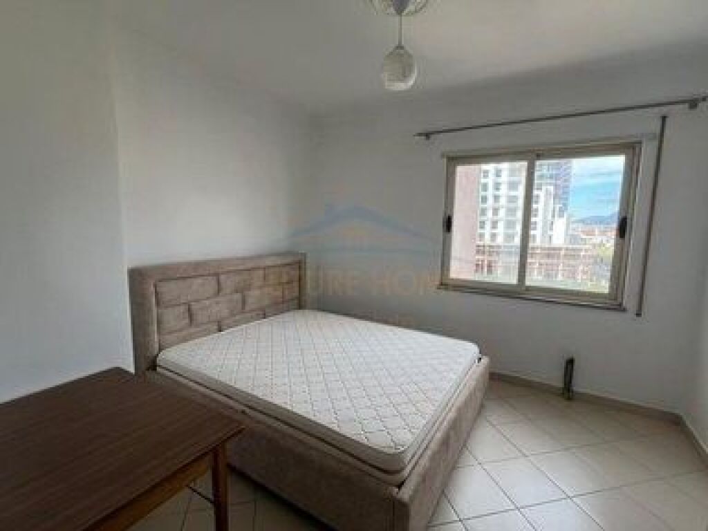 Qira, Apartament 2+1+2 , Rruga Petrela , Tirane.