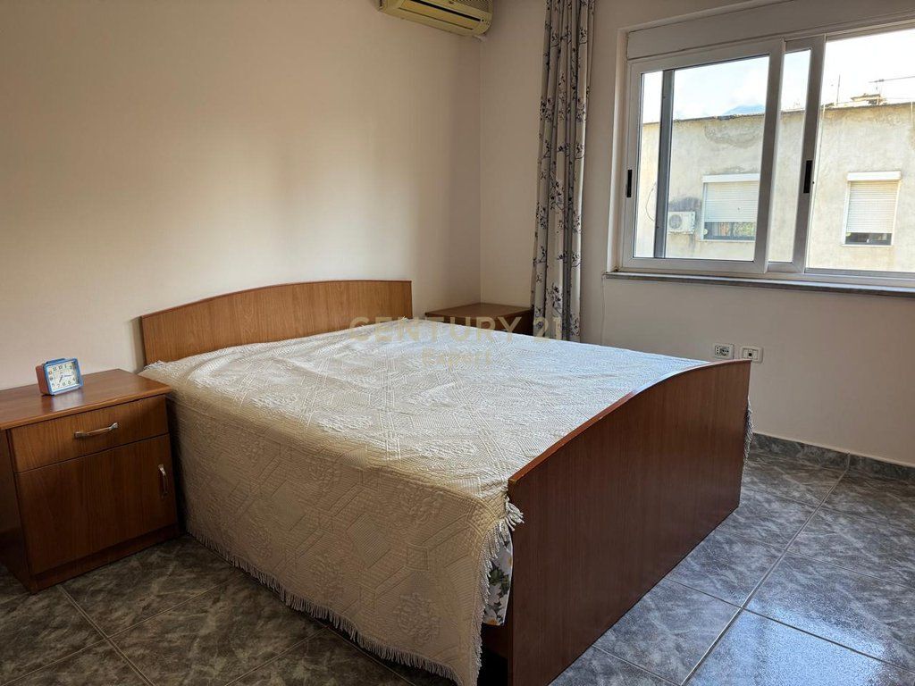 Jepet apartament 1+1 me qira në Ish-Bllok 600 € /Muaj
