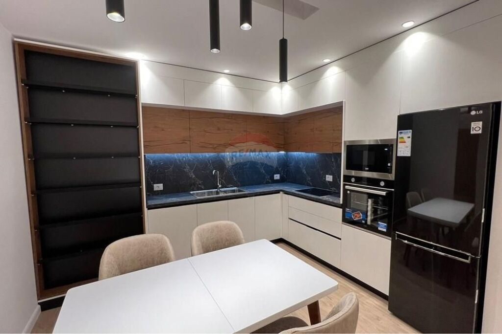 Apartament 2+1+2 per qera Zogu Zi