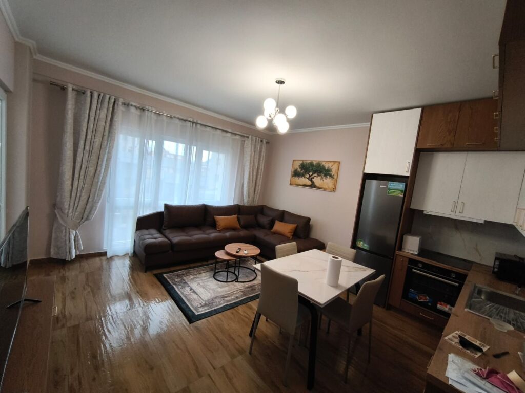 Jepet me qira apartament 1+1