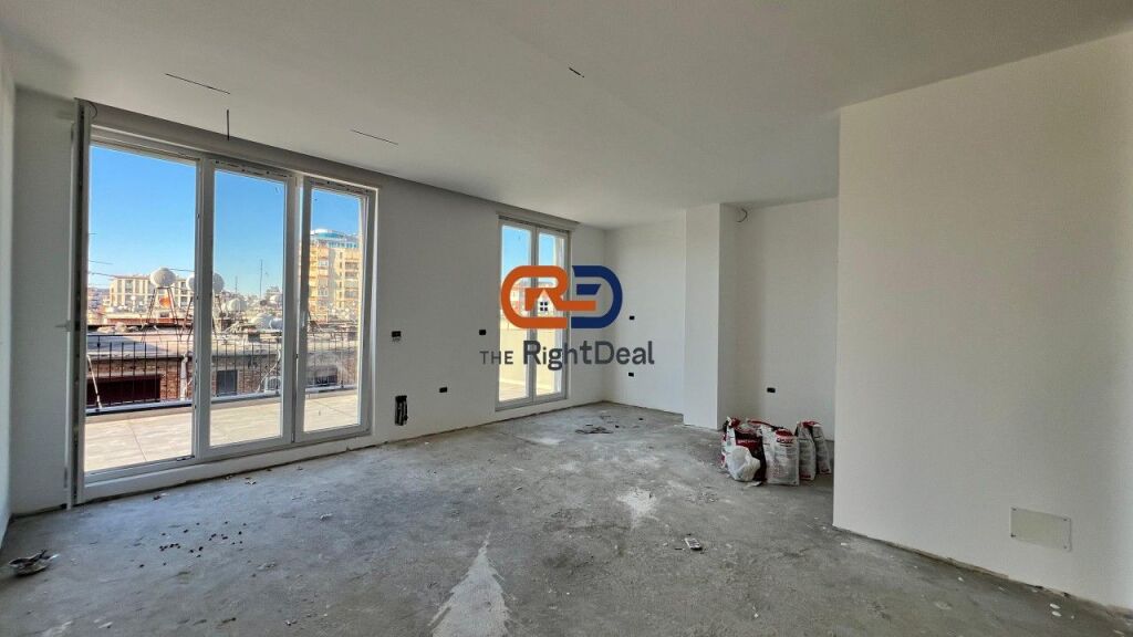 Prane Tregut Elektrik ,Shitet Apartament 2+1+2 Me Verande Dhe Pamje Fantastike!!!