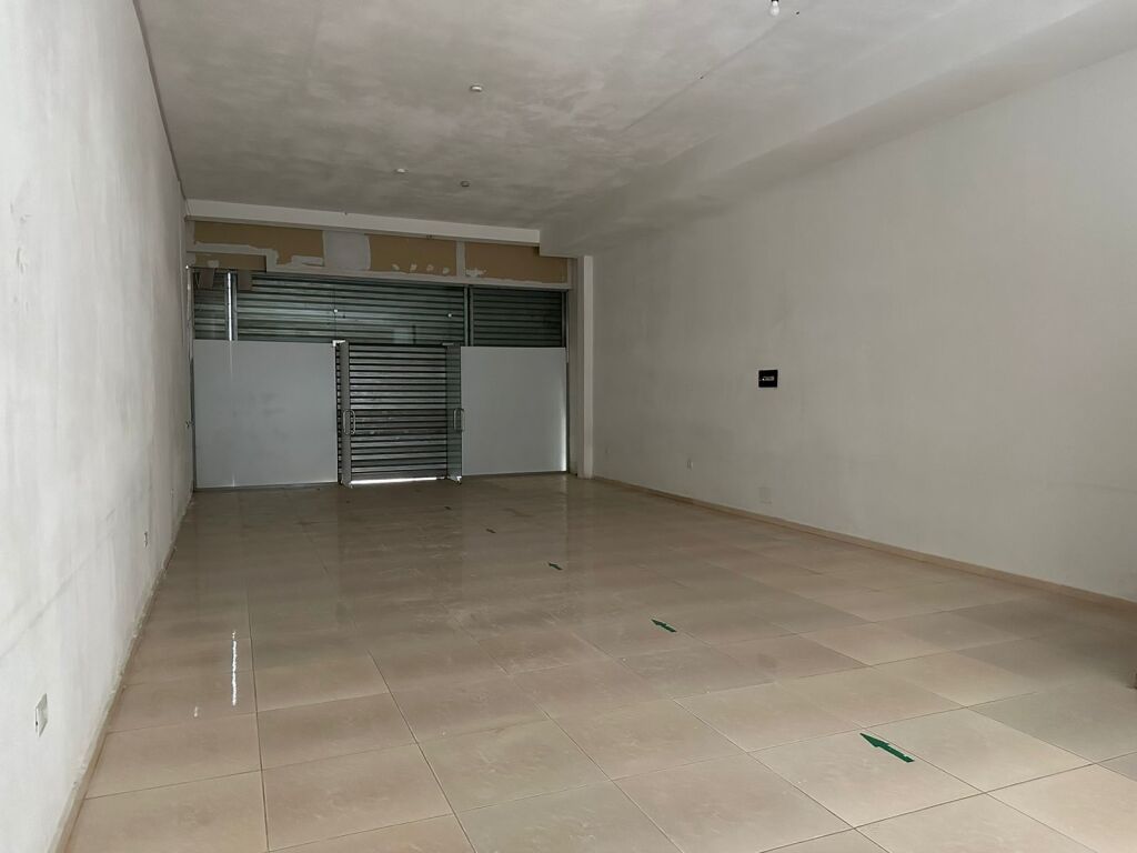 Ad Astir, si affitta un negozio 50.000 lek