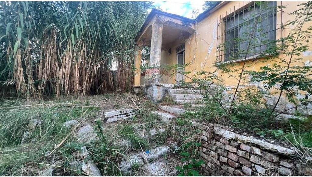 🏡 Tokë Truall + Ndërtesë në Shitje Kuzum Baba, Vlorë
