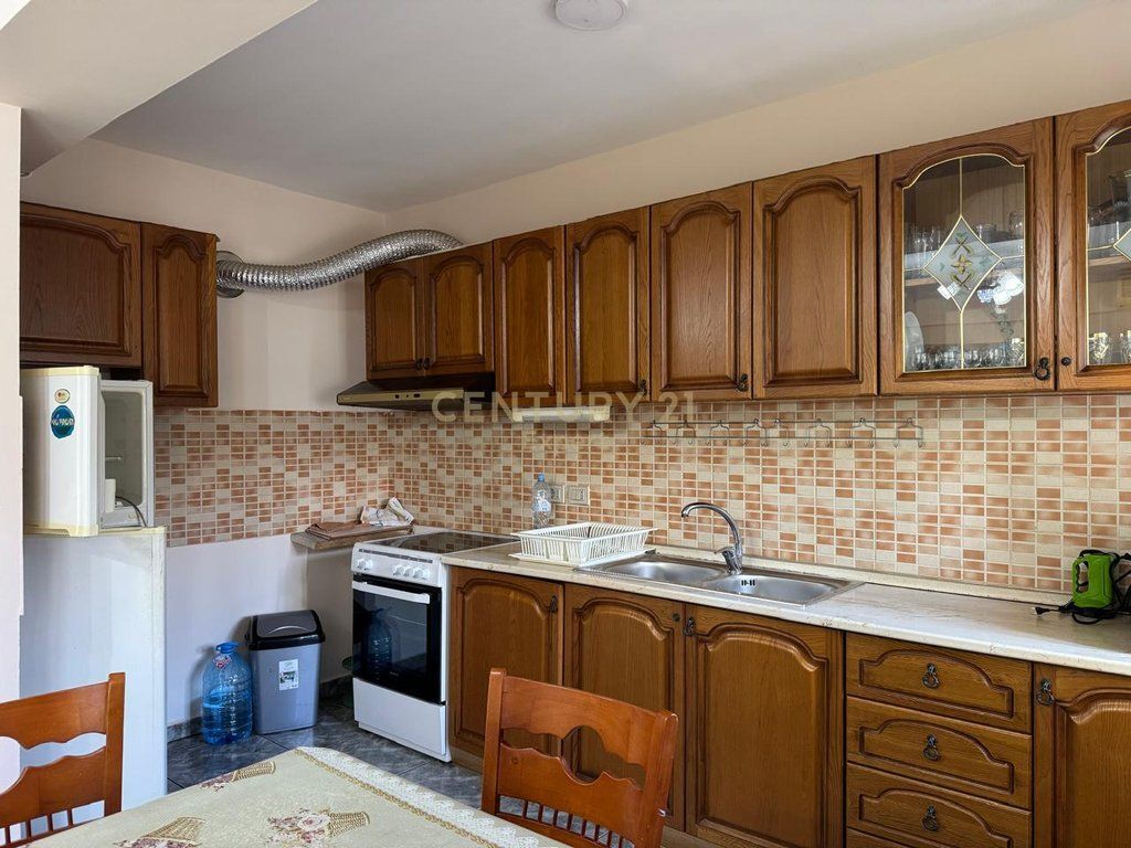 Jepet apartament 1+1 me qira në Ish-Bllok 600 € /Muaj