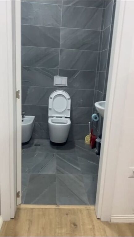 OFFICE FOR RENT 67 M2 SIRI KODRA 600 EURO
