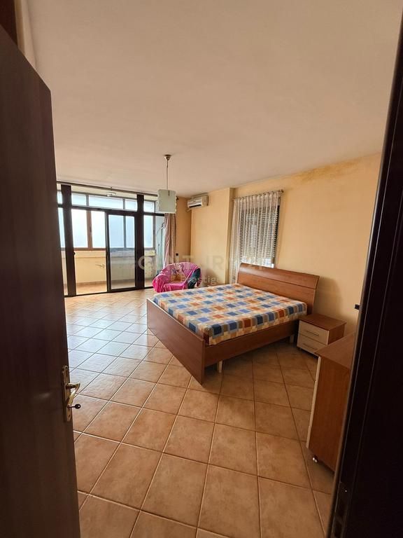 APARTAMENT 2+1 ME QIRA PERBALLE KOMPLEKSIT DELIJORGJI! 700 € /Muaj