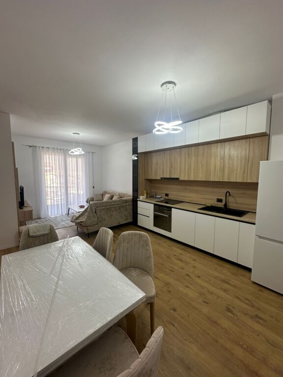 Apartament me qera 2+1+post parkimi