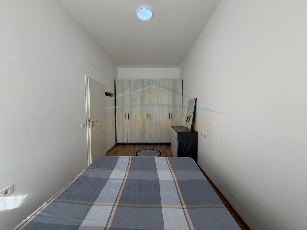 Affitto, Appartamento 1+1, Complesso Mangalem 21, Tirana.