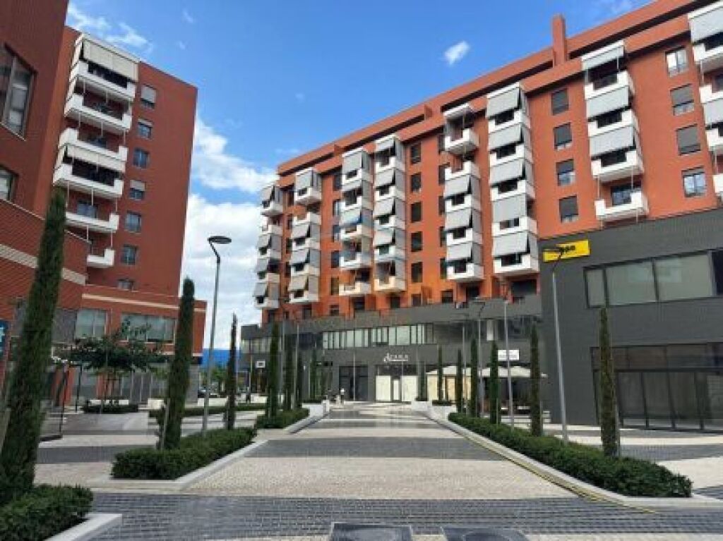 Apartament 1+1 me Qira te Kompleksi Delijorgji Rruga e Kavajes
