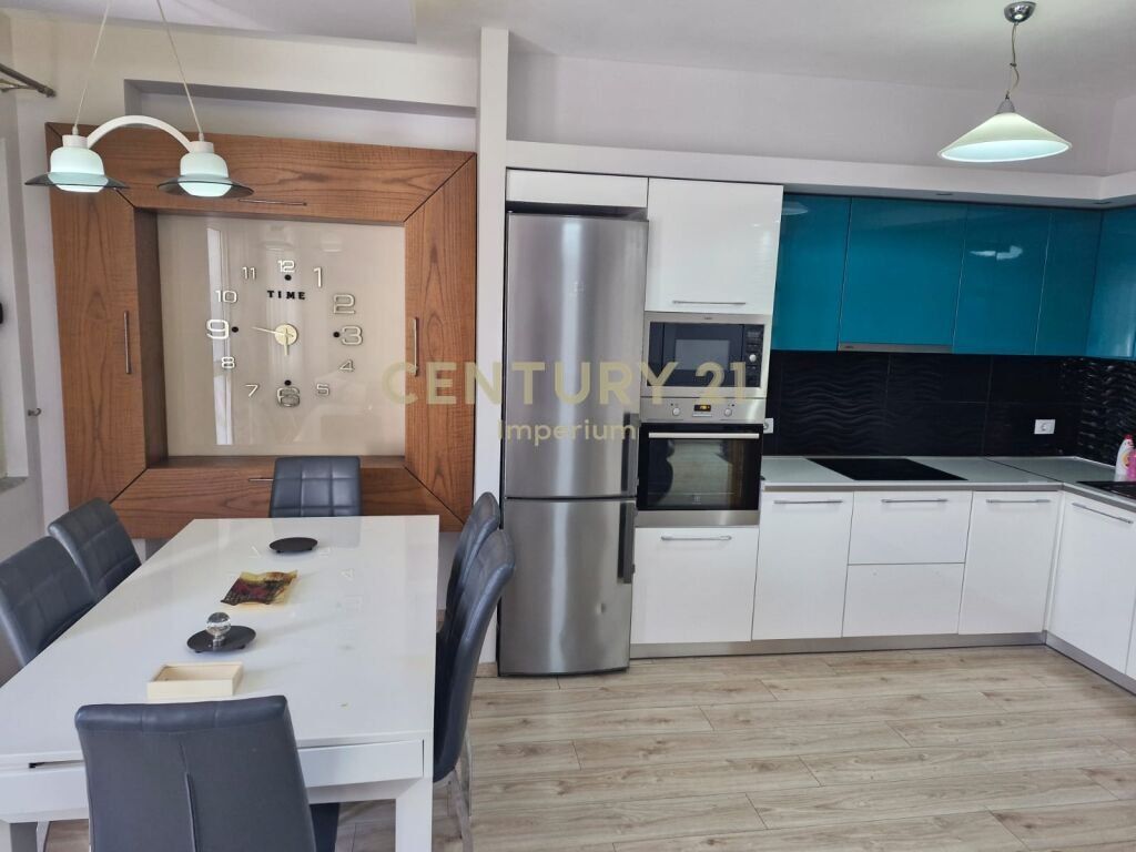 1300 euro m2 APARTAMENT 3+1  NË YZBERISHT 🏡