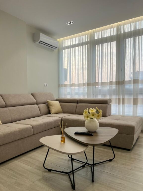 Jepet apartament me qera 1+1