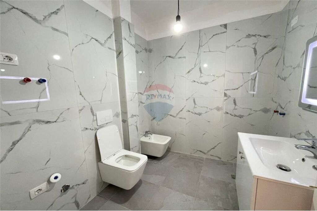 🏢 Apartment 2+1 for Sale – near Bar Urban, Transballkanike, Vlora