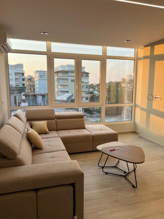 Jepet apartament me qera 1+1