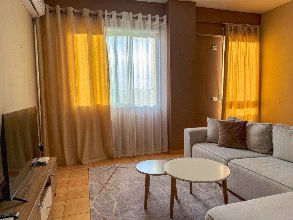🏡Appartamento 1+1 con parcheggio in affitto 📍 Posizione: Rruga e Barikadave💶 Prezzo: 750€ / mese
