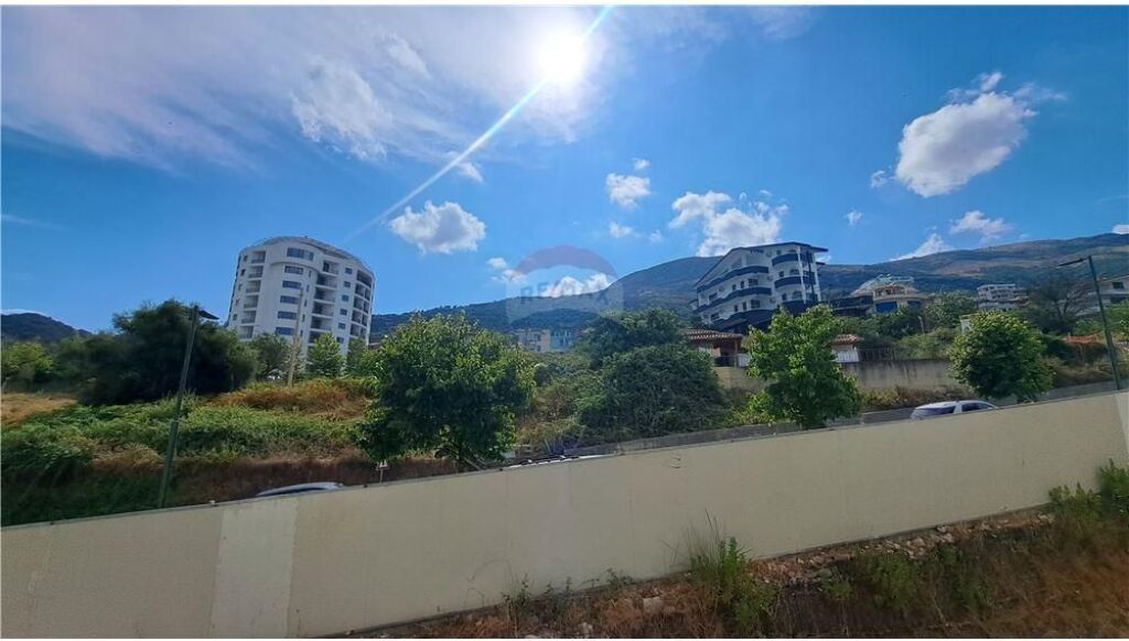 Apartament 1+1 (përfshirë një garazh të mbyllur) ne shitje,Lungomare,Vlore