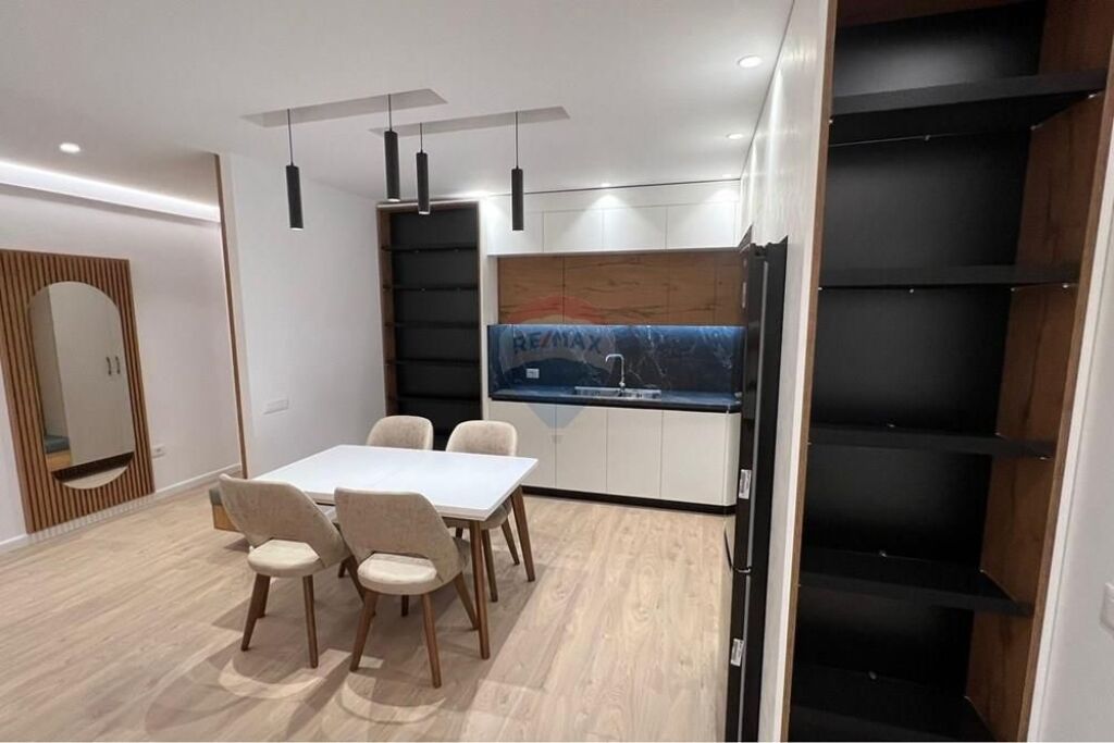 Apartament 2+1+2 per qera Zogu Zi