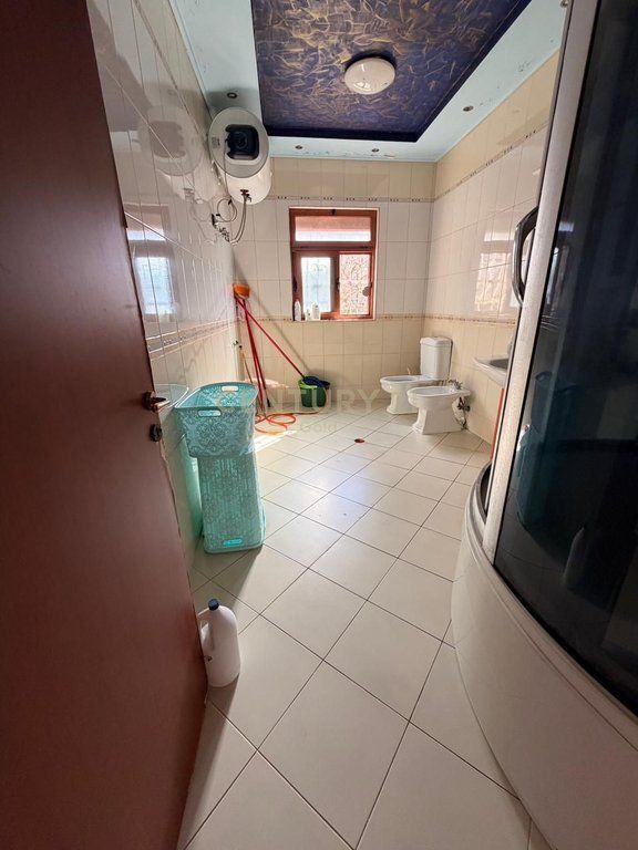 PËR SHITJE VILË + TOKË 1010M2 NË LANABREGAS,DAJT ! 380,000 €