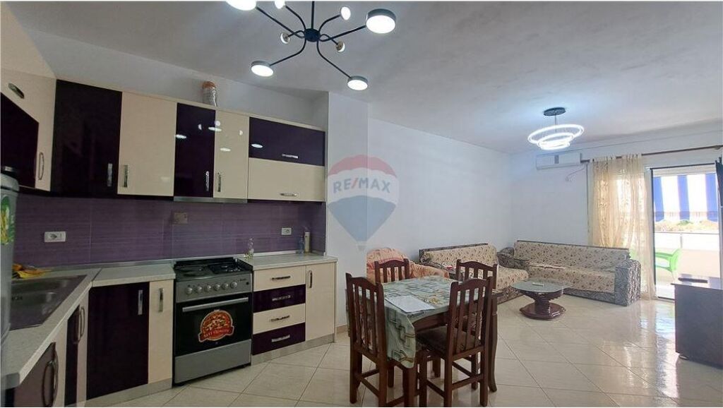 Apartament 1+1 (përfshirë një garazh të mbyllur) ne shitje,Lungomare,Vlore