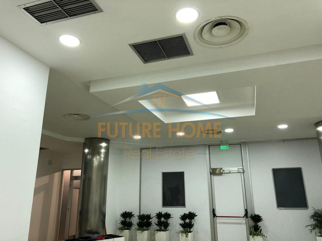 Rent, Office space, Deshmoret e Kombit Boulevard