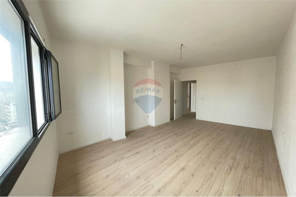 🏢 Apartment 2+1 for Sale – near Bar Urban, Transballkanike, Vlora